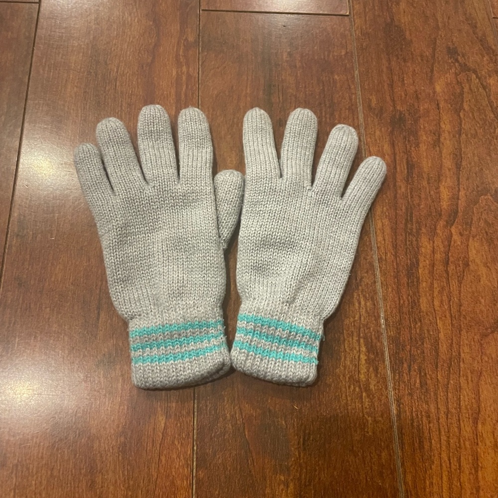 Grey gloves